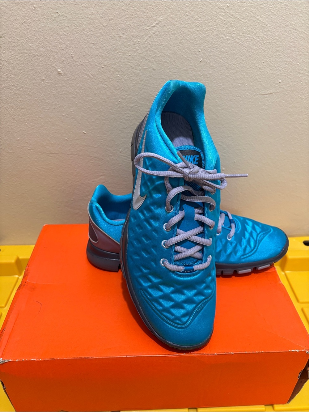 Nike Women’s Teal/Blue Lightweight Training Sneakers